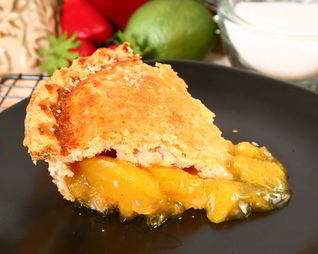 Шарлотка с яблоками и персиками