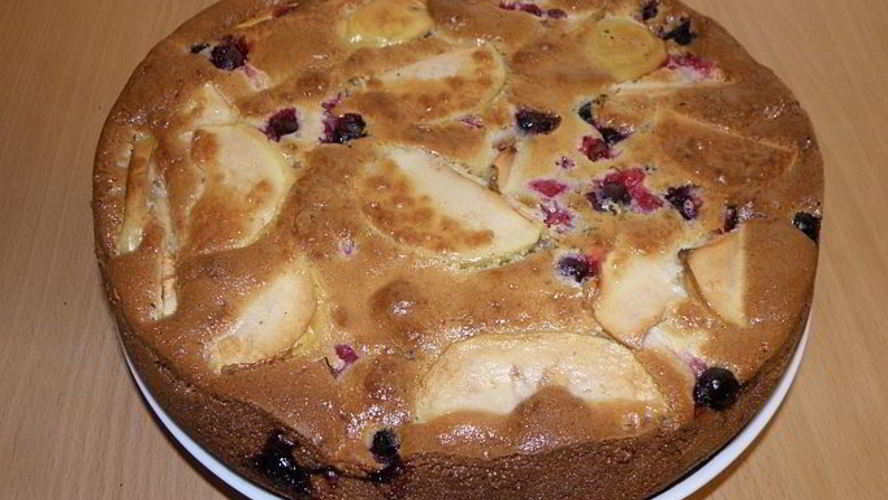 Рецепт шарлотка с яблоками и смородиной