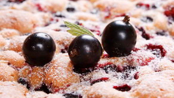 Рецепт Шарлотка со смородиной