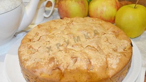 яблочная шарлотка классика