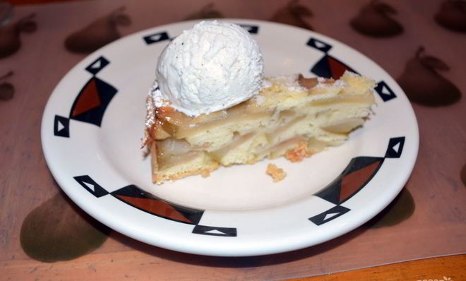 Яблочная шарлотка простая