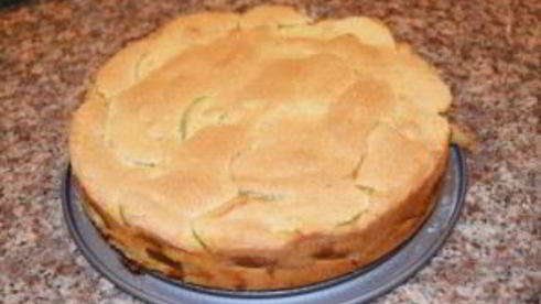 яблочная шарлотка простая