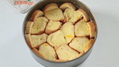 яблочная шарлотка с хлебом