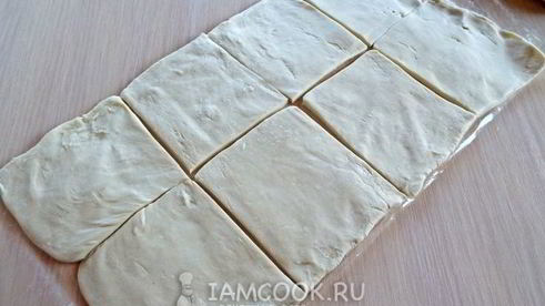 слойки из бездрожжевого слоеного теста с ветчиной