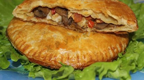 слойки из слоеного теста с мясом панама-мама