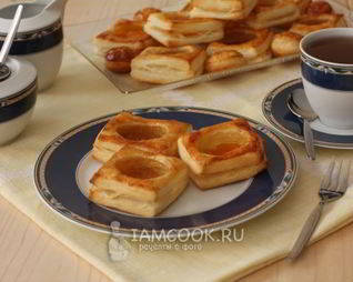 Слойки с джемом