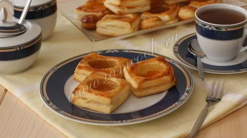 слойки с джемом