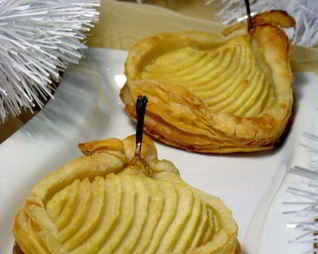 Слойки с грушами и орехами