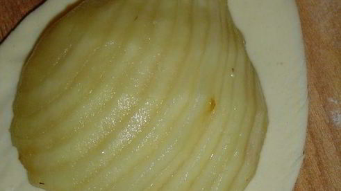 слойки с грушами и орехами