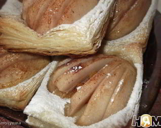 Слойки с грушей