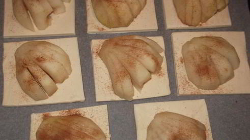 слойки с грушей