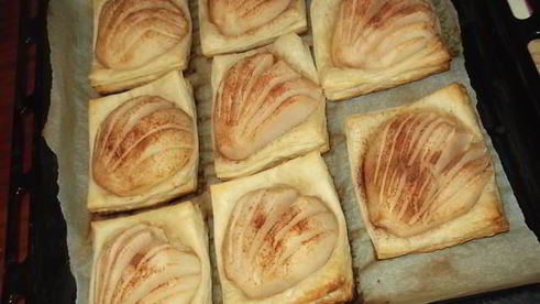 слойки с грушей