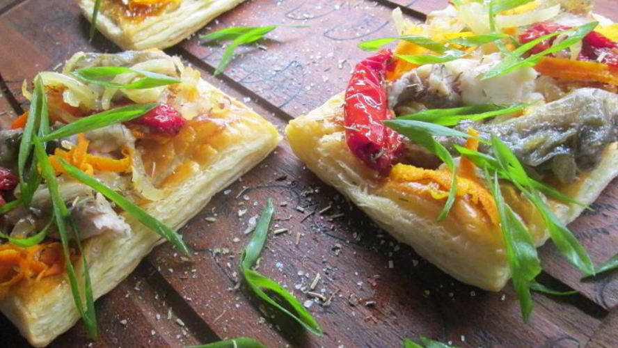 Рецепт слойки с овощами и карпом