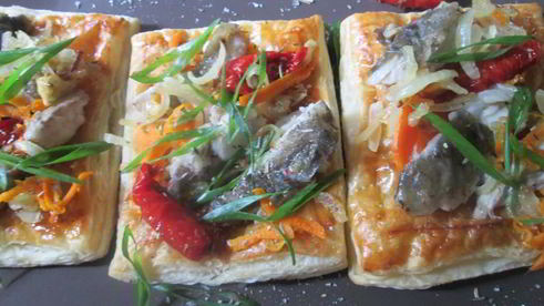 слойки с овощами и карпом