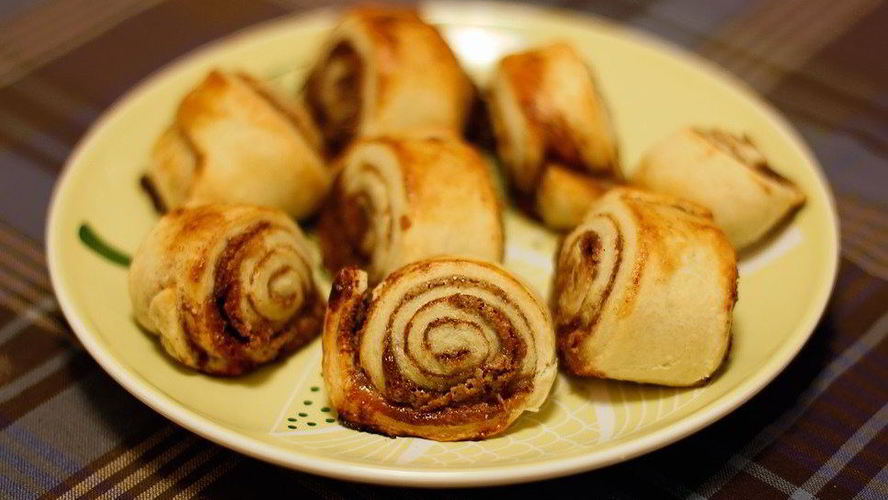 Рецепт слойки с сыром и корицей