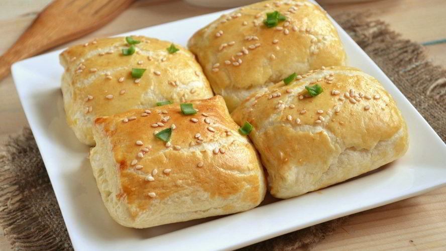 Рецепт слойки с сыром из готового слоеного теста