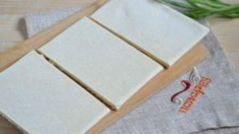 слойки с сыром из готового слоеного теста