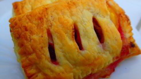 слойки с творогом и вишней