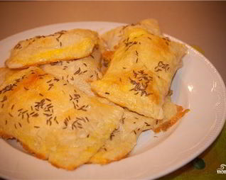 Слойки с ветчиной и сыром