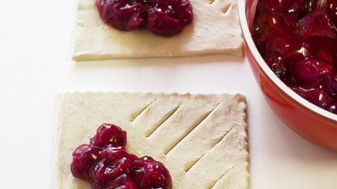 слойки с вишней