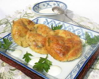 Соленые сырники с зеленью, запеченные в духовке