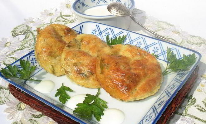 Соленые сырники с зеленью, запеченные в духовке