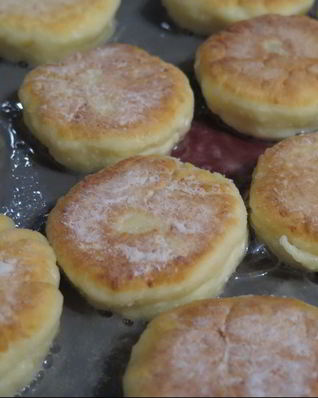 Сырники из прокисшего творога