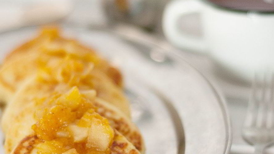 Рецепт сырники с апельсиново-яблочным соусом