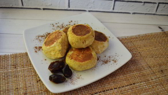 Рецепт Сырники с финиками