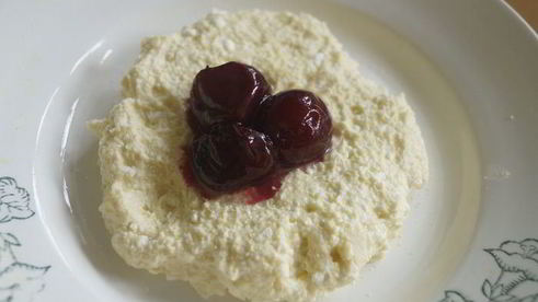 сырники с медовыми вишнями