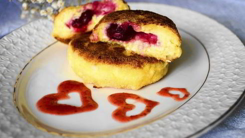 сырники с медовыми вишнями