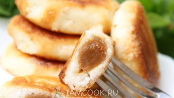 Рецепт Сырники с вареной сгущенкой