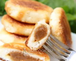 Сырники с вареной сгущенкой