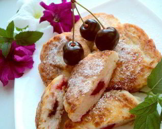 Сырники с вишней и шоколадом