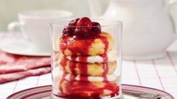 Рецепт Сырники с вишневым соусом