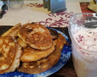 Сырники с ягодами