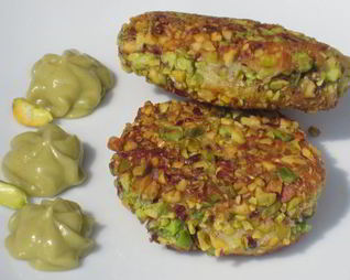 Сырники в ореховой панировке с фисташковым кремом