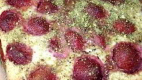 творожник с клубникой