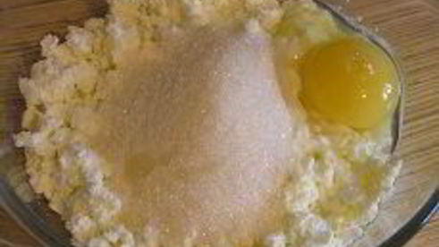 воскресные сырники с персиками