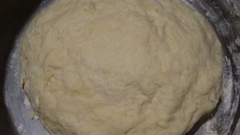 дрожжевое тесто для пирогов, булок и пирожков