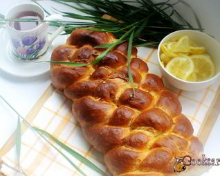 Сырная косичка из дрожжевого теста