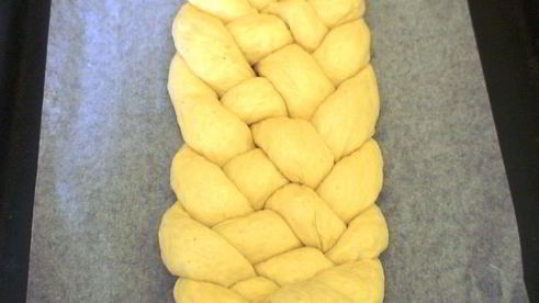 сырная косичка из дрожжевого теста