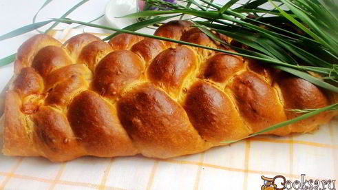 сырная косичка из дрожжевого теста