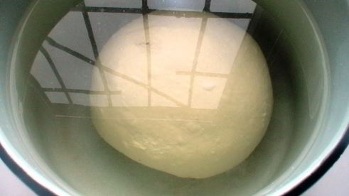 сырная косичка из дрожжевого теста