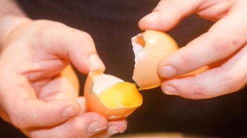 апельсиновый бисквит с клубникой