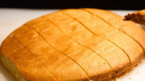 апельсиновый бисквит с клубникой