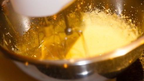 апельсиновый бисквит с клубникой