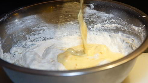 апельсиновый бисквит с клубникой