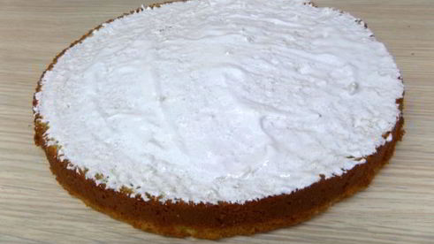 бисквитный торт персиковый со сливочным кремом