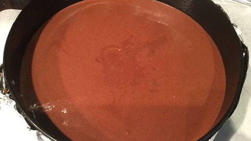 шоколадный торт с малиной и голубикой